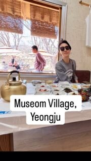 Museom Village near Yeongju. Old hanok houses, one restaurant, and two narrow footbridges across the river #museom #무섬마을외나무다리 #영주 #yeongju